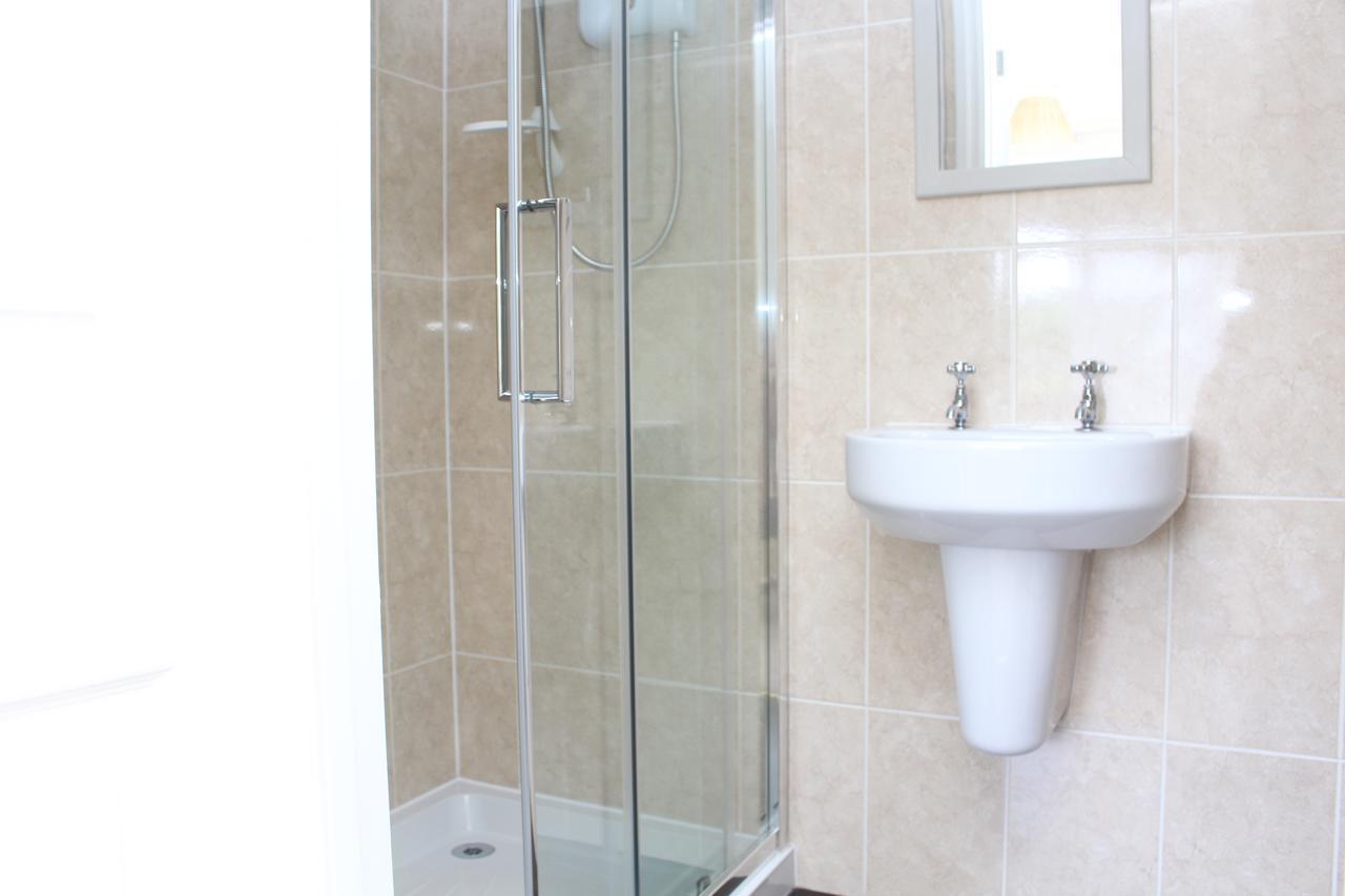 Laurels Guesthouse Witney Dış mekan fotoğraf